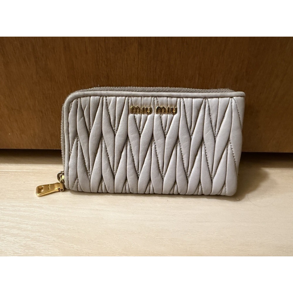 Miu Miu Matelasse Leather Card Holder Wallet Gray L-Zip Gold Hardware Authentic